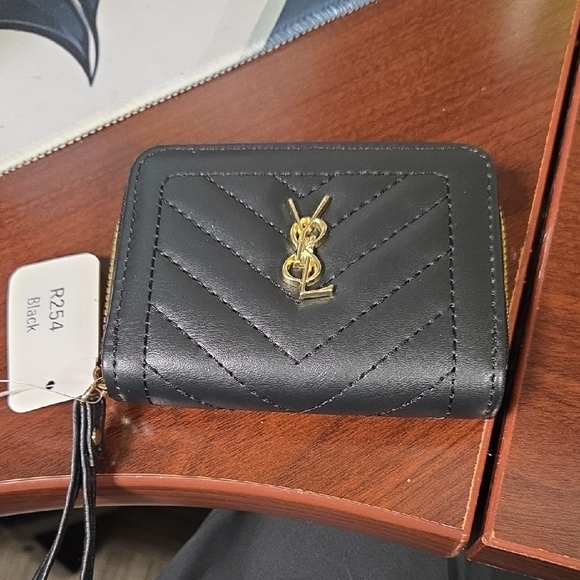Yves Saint Laurent Novelty Black Quilted Wallet - Picture 1 of 2